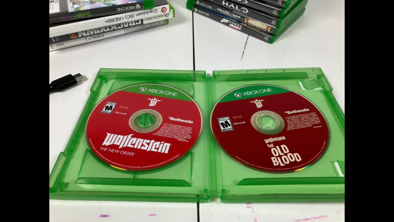 File:Cwclight - JCWCSP's Microsoft Xbox One X 1TB Model 1787 Home Console Bundle - Black, Used12 - IMG 9301.png