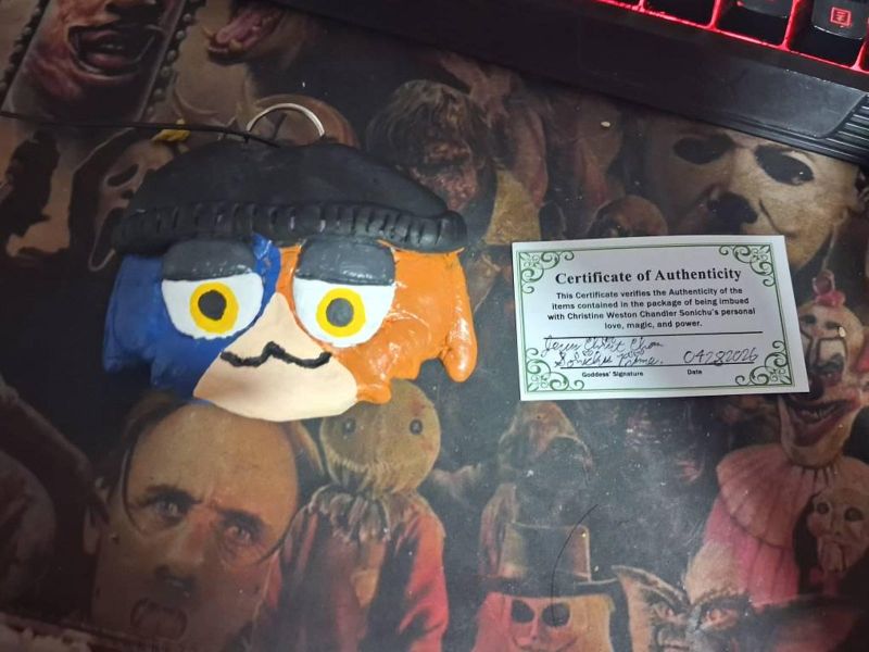 File:Custom Meow Skulls medallion.jpg