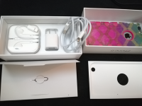 Null - unboxing accessories.png