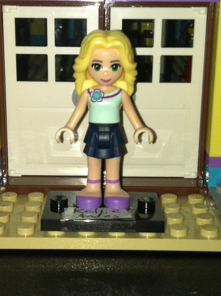 File:Lego Kellie Andes.jpg