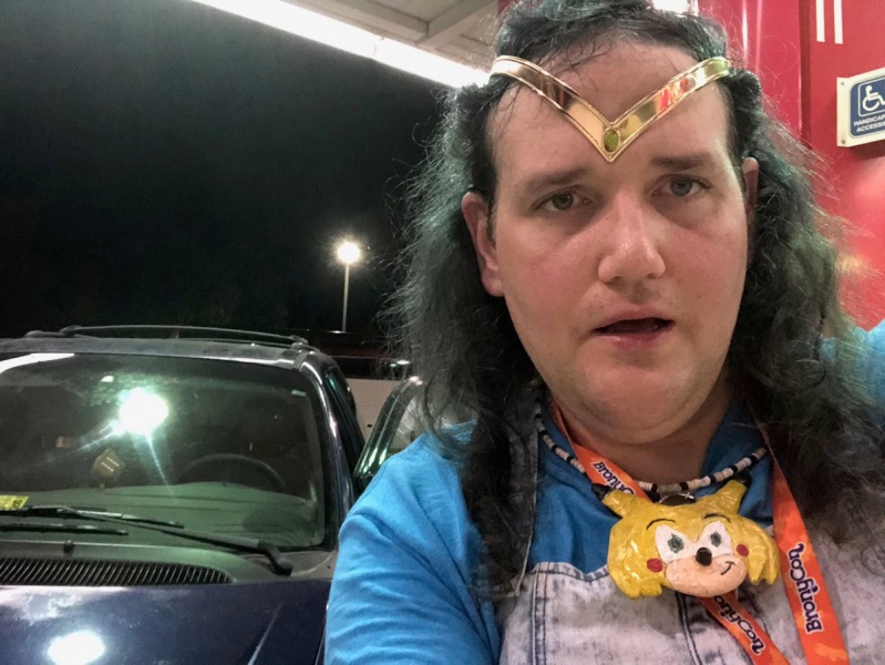 File:CWC stranded at Sheetz.jpg