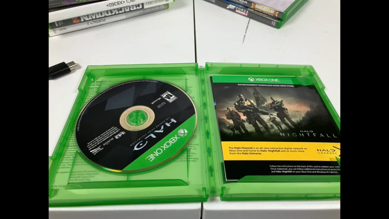 File:Cwclight - JCWCSP's Microsoft Xbox One X 1TB Model 1787 Home Console Bundle - Black, Used28 - IMG 9318.png