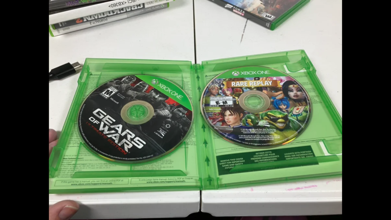 File:Cwclight - JCWCSP's Microsoft Xbox One X 1TB Model 1787 Home Console Bundle - Black, Used30 - IMG 9320.png